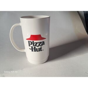 Vintage Pizza Hut Iowa Hawkeyes Hard Plastic 12 oz Drink Cup